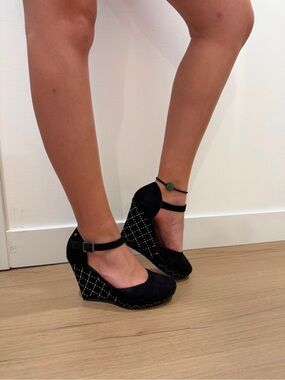 Simple Black Studded Wedge Sandals with Ankle Strap